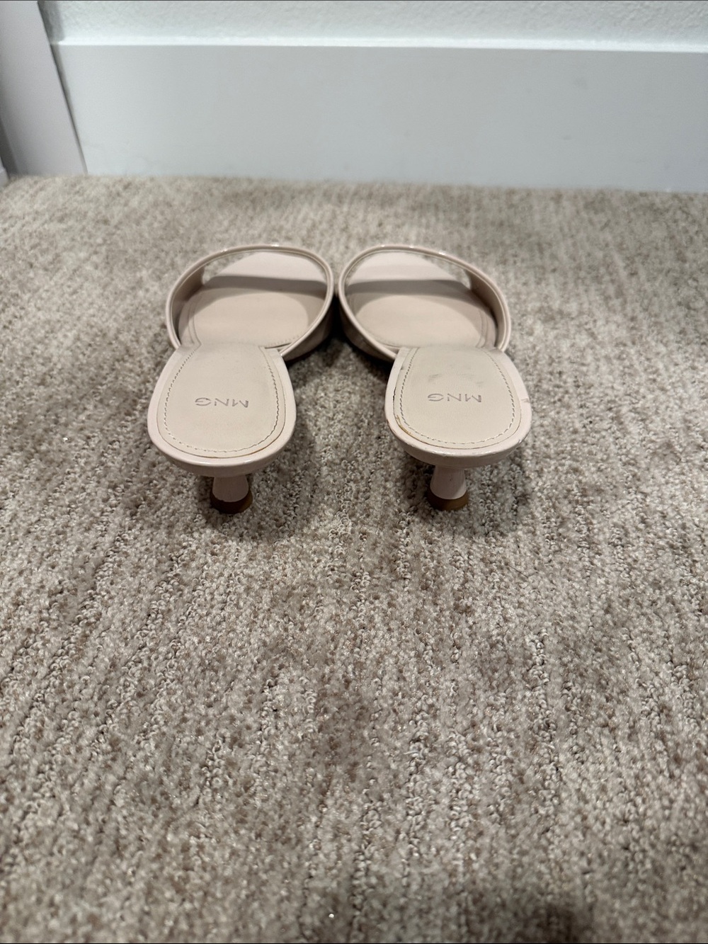 Mango patent leather Nude Open-Toe Kitten Heel Slide Sandals - Picture 8 of 9